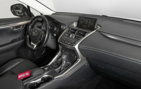 Lexus NX I, 2017 год, 3 350 000 рублей, 7 фотография