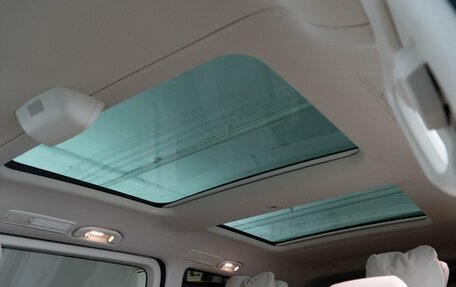 Mercedes-Benz V-Класс, 2024 год, 9 799 999 рублей, 12 фотография