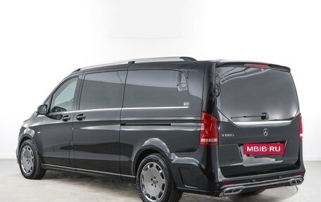 Mercedes-Benz V-Класс, 2024 год, 9 799 999 рублей, 2 фотография