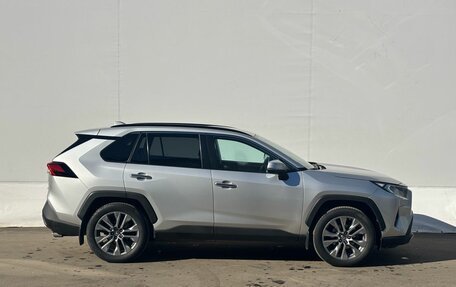 Toyota RAV4, 2020 год, 3 350 000 рублей, 4 фотография