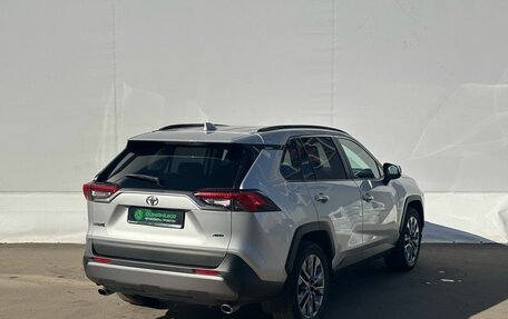 Toyota RAV4, 2020 год, 3 350 000 рублей, 5 фотография