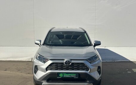 Toyota RAV4, 2020 год, 3 350 000 рублей, 2 фотография