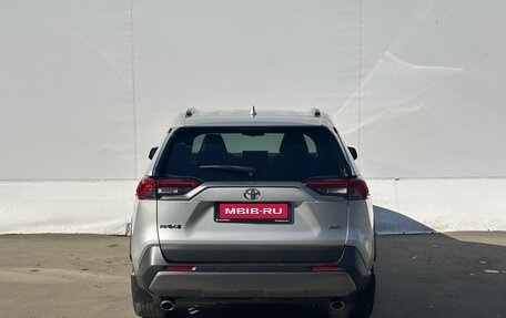 Toyota RAV4, 2020 год, 3 350 000 рублей, 6 фотография