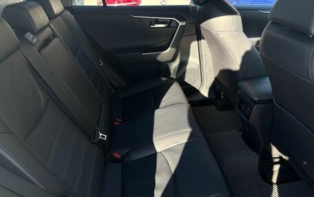 Toyota RAV4, 2020 год, 3 350 000 рублей, 21 фотография