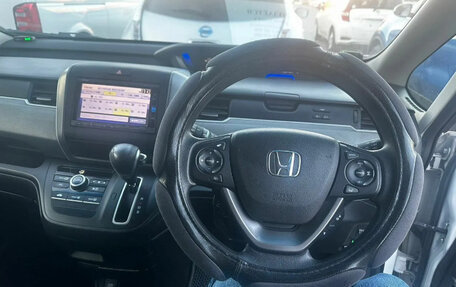 Honda Freed II, 2016 год, 1 350 000 рублей, 13 фотография