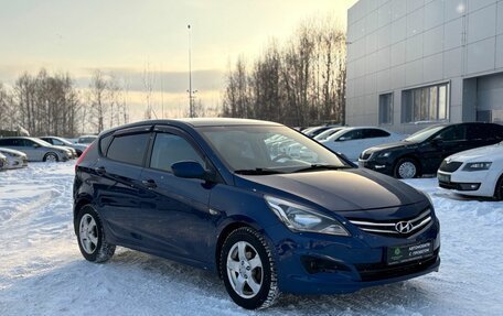 Hyundai Solaris II рестайлинг, 2015 год, 725 000 рублей, 3 фотография