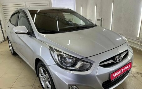 Hyundai Solaris II рестайлинг, 2011 год, 889 000 рублей, 1 фотография