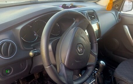 Renault Logan II, 2018 год, 570 000 рублей, 9 фотография