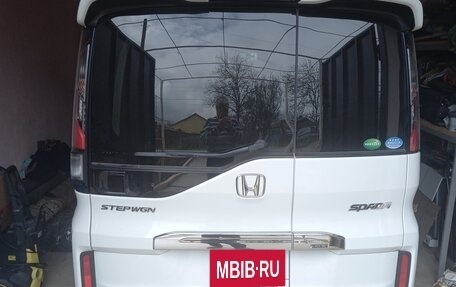 Honda Stepwgn IV, 2017 год, 2 150 000 рублей, 3 фотография