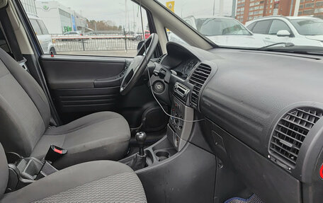 Opel Zafira A рестайлинг, 2003 год, 360 000 рублей, 13 фотография