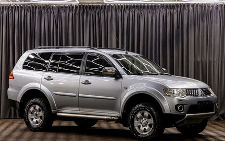 Mitsubishi Pajero Sport II рестайлинг, 2012 год, 1 495 000 рублей, 3 фотография
