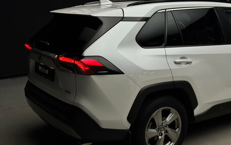 Toyota RAV4, 2020 год, 3 000 000 рублей, 9 фотография