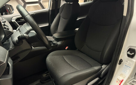 Toyota RAV4, 2020 год, 3 000 000 рублей, 14 фотография