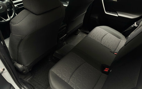 Toyota RAV4, 2020 год, 3 000 000 рублей, 22 фотография