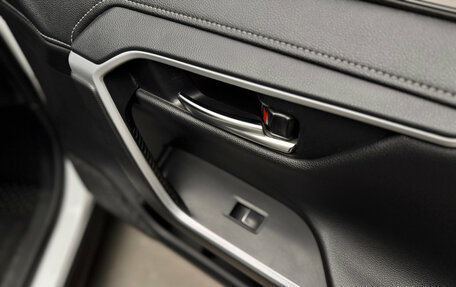 Toyota RAV4, 2020 год, 3 000 000 рублей, 27 фотография