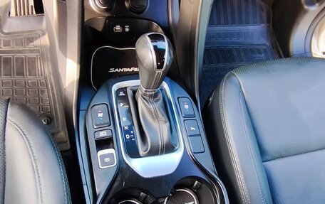 Hyundai Santa Fe III рестайлинг, 2017 год, 2 700 000 рублей, 16 фотография