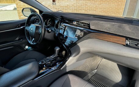 Toyota Camry, 2019 год, 2 500 000 рублей, 10 фотография