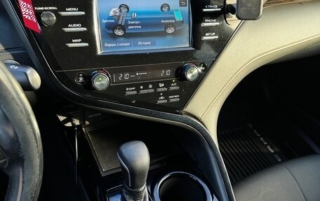 Toyota Camry, 2019 год, 2 500 000 рублей, 11 фотография