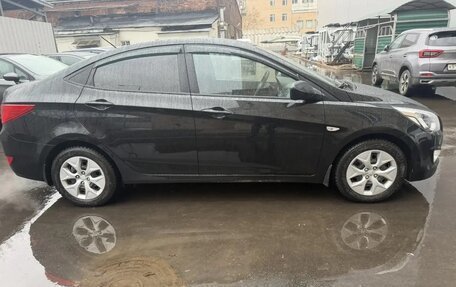 Hyundai Solaris II рестайлинг, 2016 год, 990 000 рублей, 3 фотография