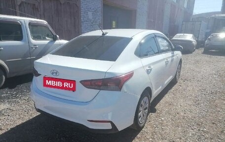 Hyundai Solaris II рестайлинг, 2017 год, 877 800 рублей, 2 фотография