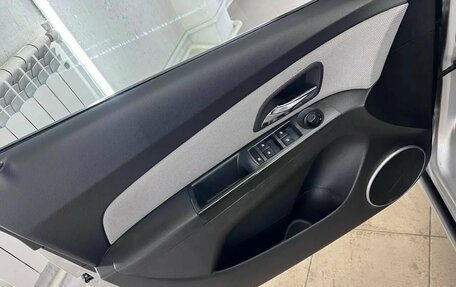 Chevrolet Cruze II, 2011 год, 898 000 рублей, 21 фотография