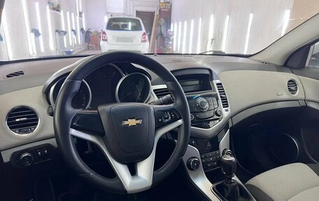 Chevrolet Cruze II, 2011 год, 898 000 рублей, 26 фотография