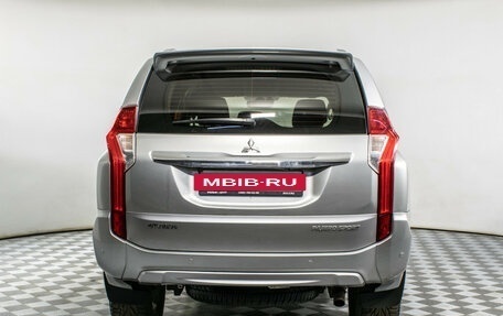 Mitsubishi Pajero Sport III рестайлинг, 2017 год, 2 985 000 рублей, 6 фотография