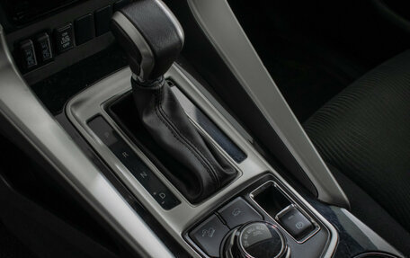 Mitsubishi Pajero Sport III рестайлинг, 2017 год, 2 985 000 рублей, 13 фотография