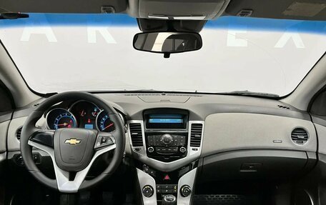 Chevrolet Cruze II, 2010 год, 633 000 рублей, 9 фотография