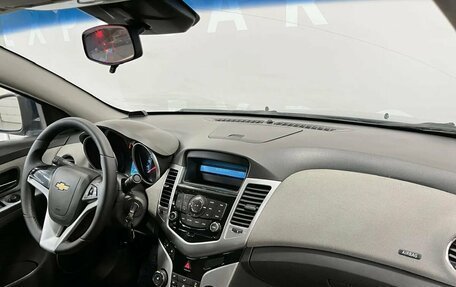 Chevrolet Cruze II, 2010 год, 633 000 рублей, 12 фотография