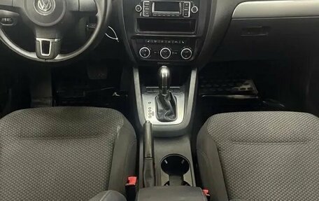 Volkswagen Jetta VI, 2013 год, 1 130 000 рублей, 28 фотография