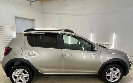 Renault Sandero II рестайлинг, 2015 год, 889 000 рублей, 11 фотография