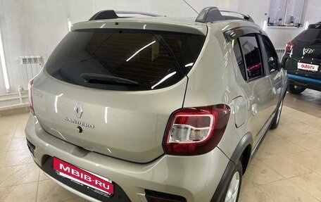 Renault Sandero II рестайлинг, 2015 год, 889 000 рублей, 10 фотография