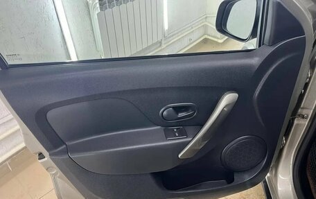 Renault Sandero II рестайлинг, 2015 год, 889 000 рублей, 20 фотография