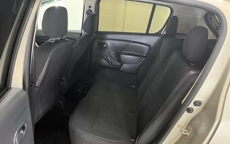 Renault Sandero II рестайлинг, 2015 год, 889 000 рублей, 27 фотография