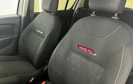 Renault Sandero II рестайлинг, 2015 год, 889 000 рублей, 26 фотография