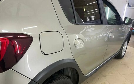 Renault Sandero II рестайлинг, 2015 год, 889 000 рублей, 35 фотография