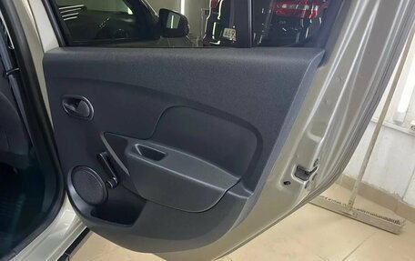 Renault Sandero II рестайлинг, 2015 год, 889 000 рублей, 40 фотография