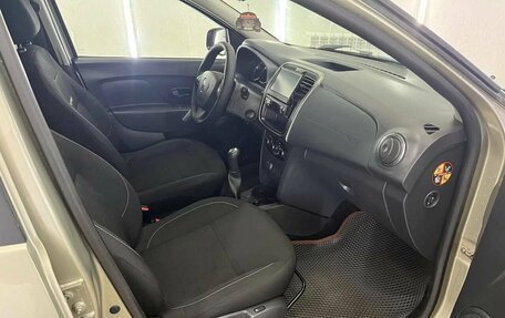 Renault Sandero II рестайлинг, 2015 год, 889 000 рублей, 37 фотография