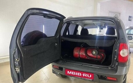 Chevrolet Niva I рестайлинг, 2012 год, 595 000 рублей, 13 фотография