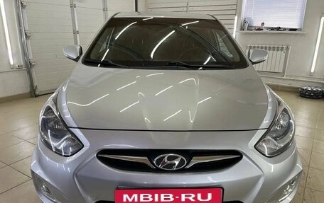 Hyundai Solaris II рестайлинг, 2011 год, 889 000 рублей, 2 фотография