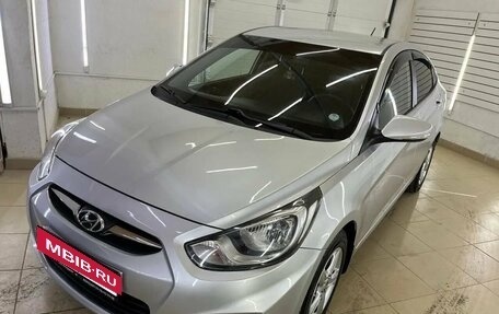 Hyundai Solaris II рестайлинг, 2011 год, 889 000 рублей, 3 фотография