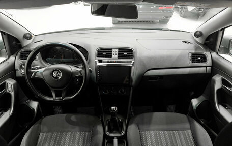 Volkswagen Polo VI (EU Market), 2015 год, 699 000 рублей, 17 фотография