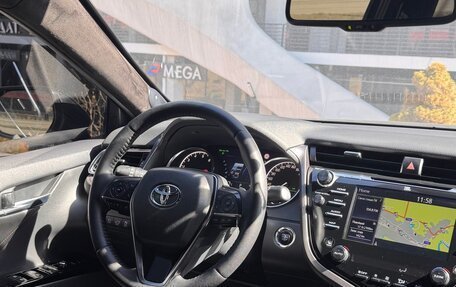 Toyota Camry, 2019 год, 2 600 000 рублей, 5 фотография