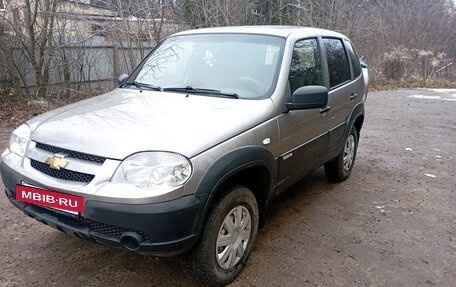 Chevrolet Niva I рестайлинг, 2018 год, 870 000 рублей, 3 фотография