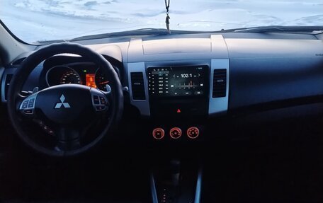 Mitsubishi Outlander III рестайлинг 3, 2008 год, 1 200 000 рублей, 9 фотография