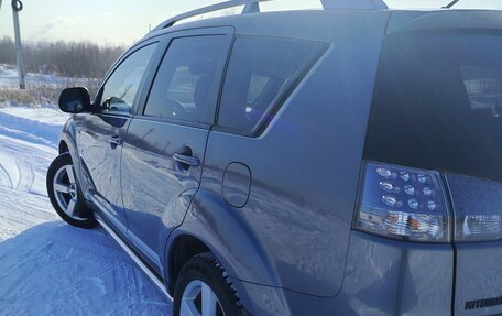 Mitsubishi Outlander III рестайлинг 3, 2008 год, 1 200 000 рублей, 38 фотография