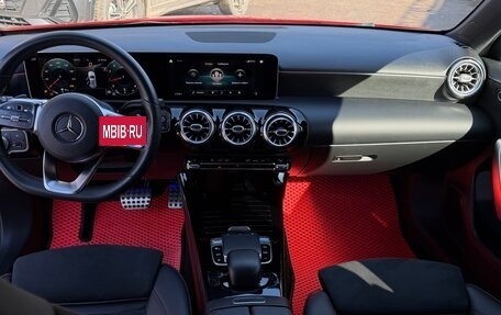 Mercedes-Benz A-Класс, 2019 год, 2 590 000 рублей, 23 фотография