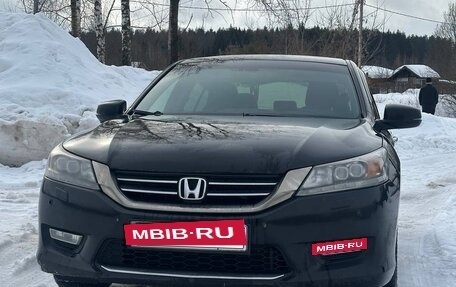 Honda Accord IX рестайлинг, 2013 год, 1 290 000 рублей, 8 фотография