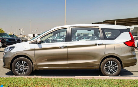 Suzuki Ertiga II, 2026 год, 2 400 000 рублей, 11 фотография